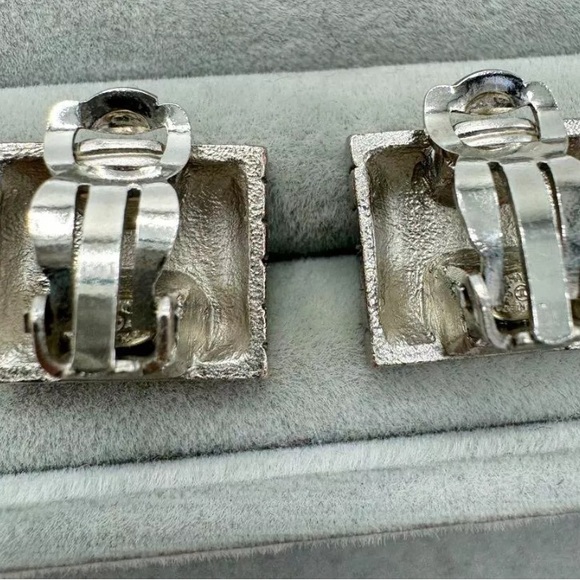 Chanel Rare Vintage Silver Earrings - Picture 4 of 12